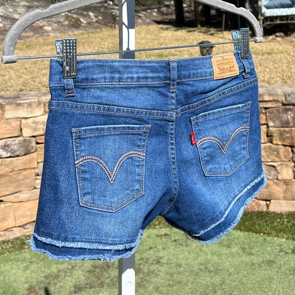 Levi's Denim Girls' Shorty Shorts Double Frayed Edges - Picture 5 of 16